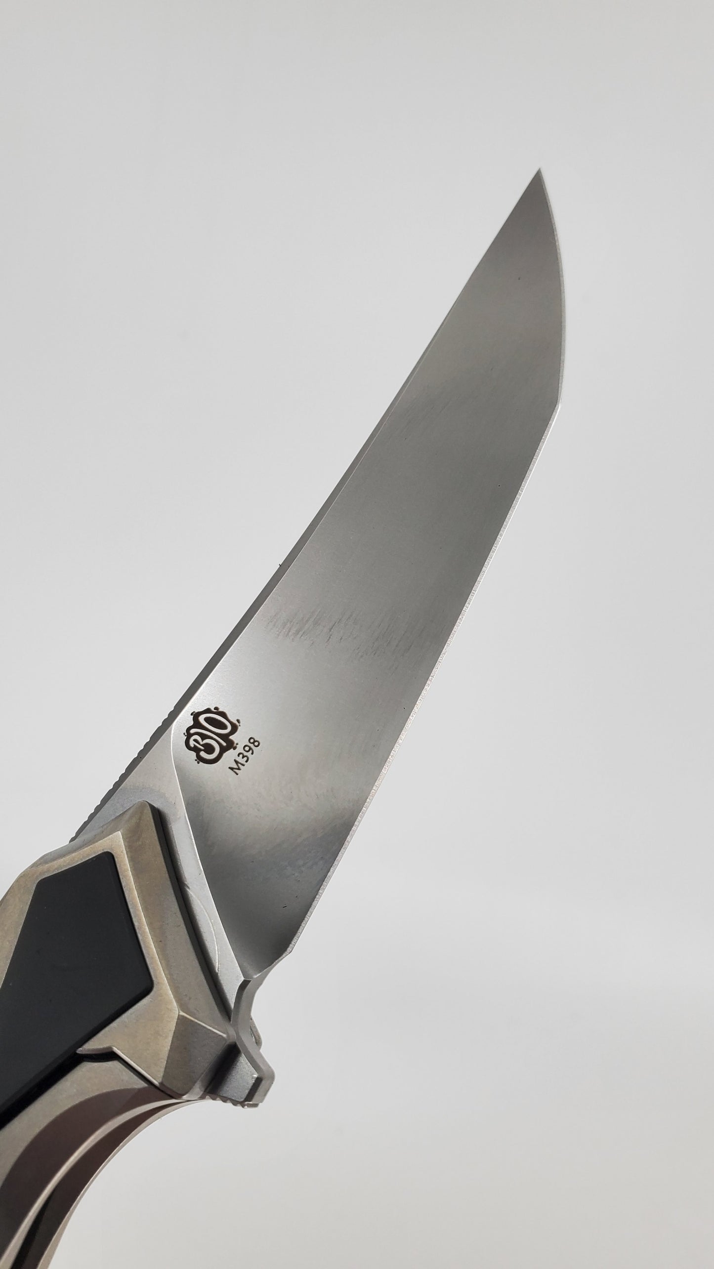 Poikilo Blades Bionic Rhino Pearlescent Stonewash M398 Framelock Hidden Screws Folding Knife