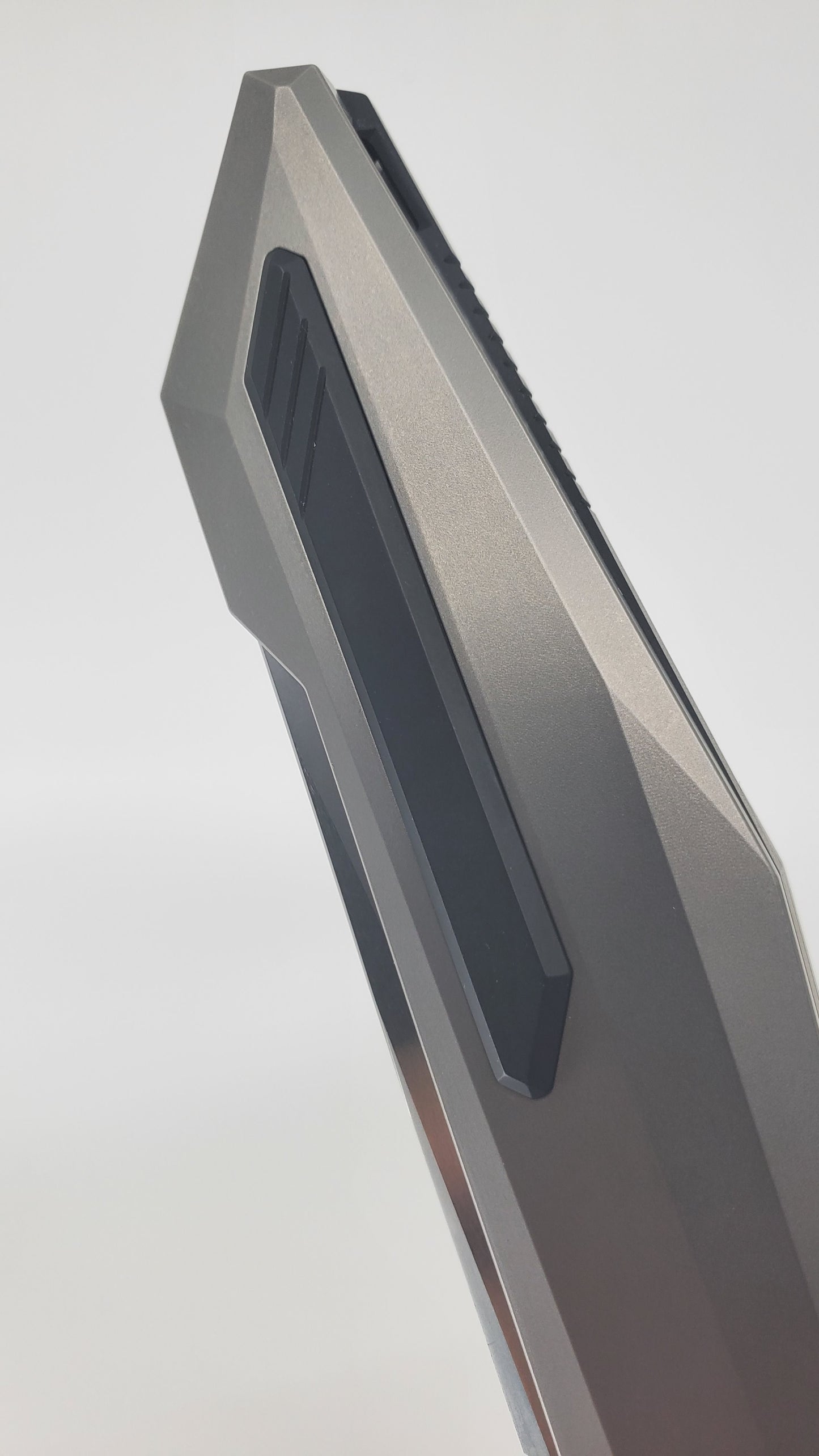 Poikilo Small Prism Pearlescent Stonewash Titanium Framelock Folding Knife