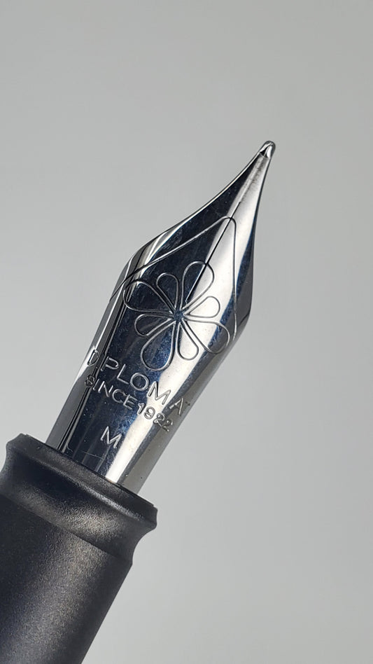 Diplomat Aero Fountain Pen Medium Nib