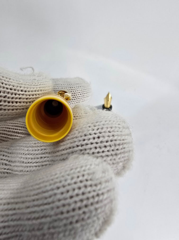 Parker Duofold Mandarin Yellow Limited Edition Fountain Pen 18k Gold Medium *Consignment*
