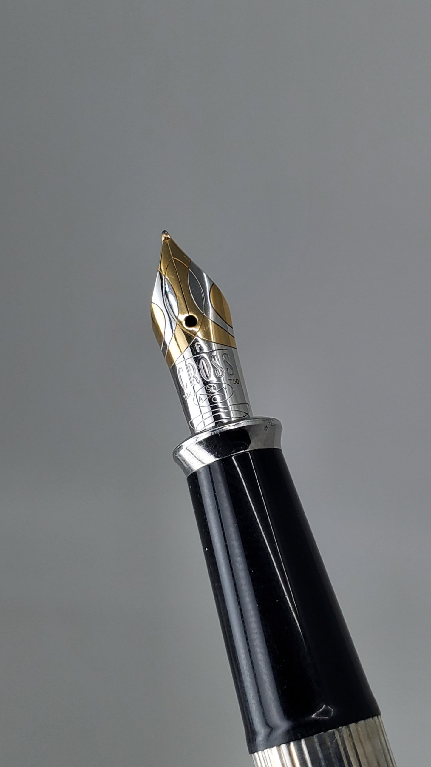 *Consignment Cross Townsend Sterling Silver Fountain Pen 18k Gold Fine Nib