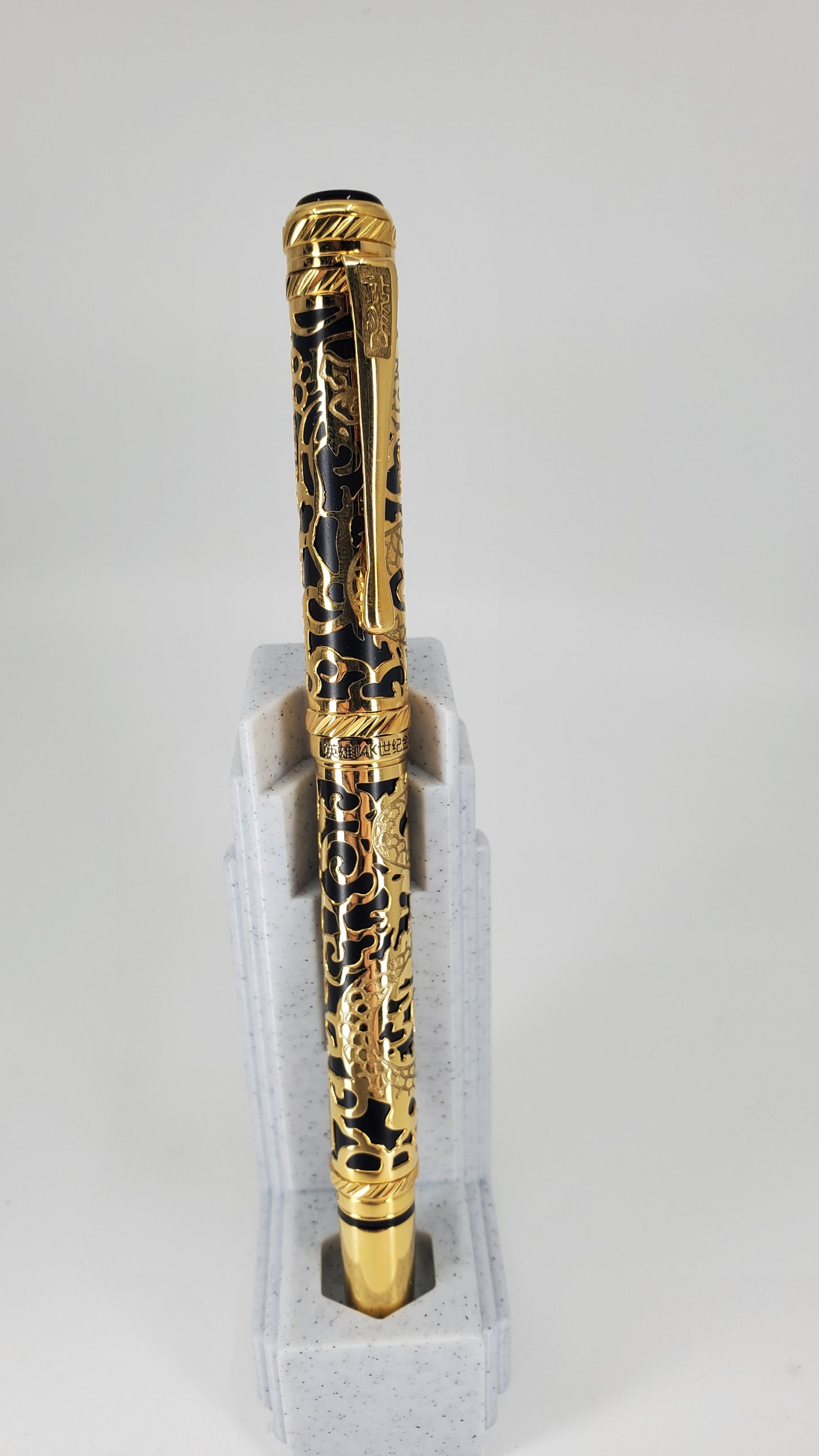 *Consignment* Hero 14k Century Dragon Fountain Pen 14k Gold Fine Nib