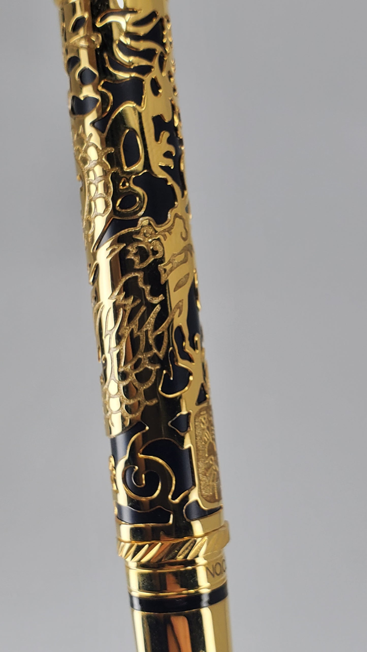 *Consignment* Hero 14k Century Dragon Fountain Pen 14k Gold Fine Nib