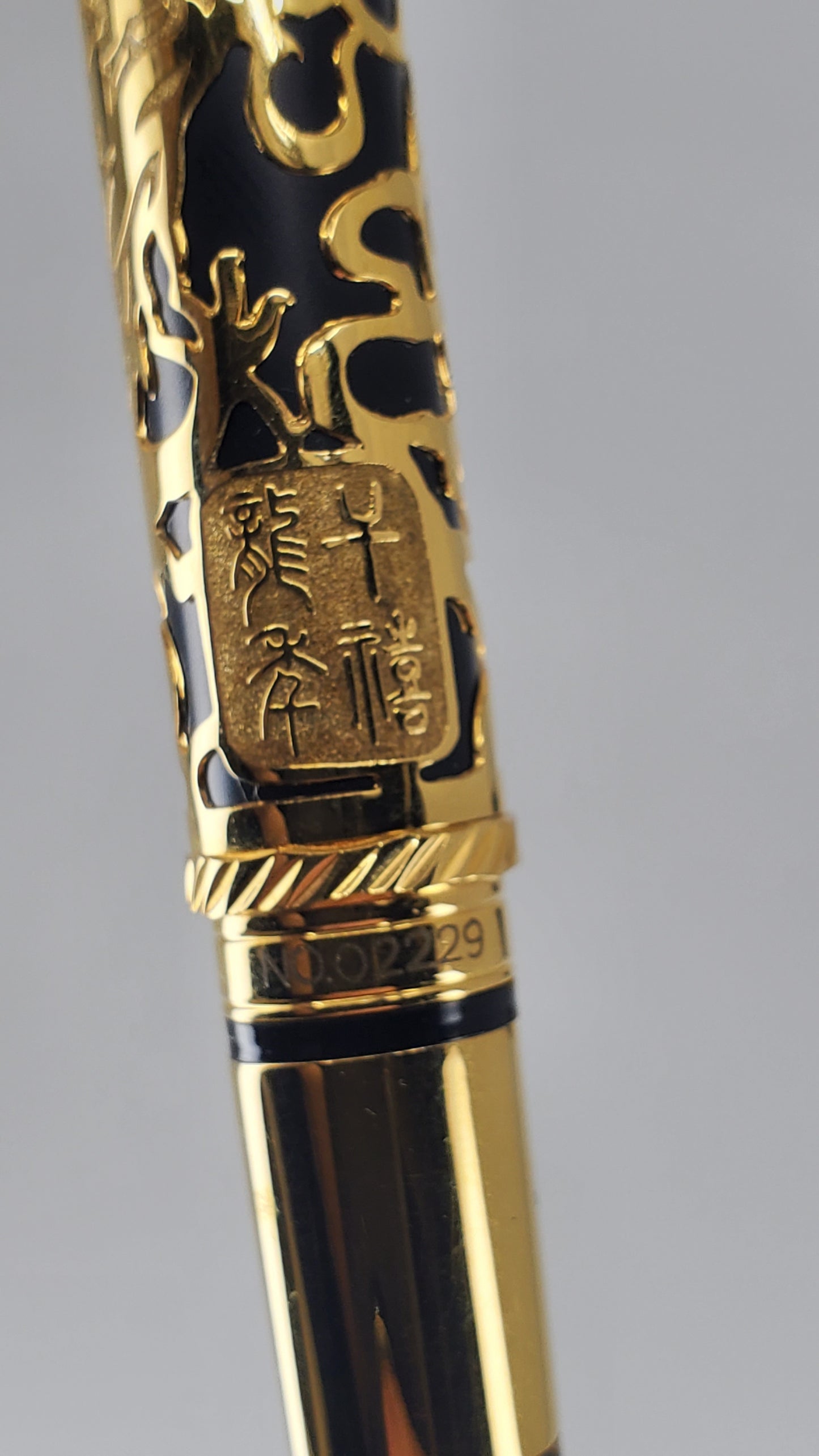 *Consignment* Hero 14k Century Dragon Fountain Pen 14k Gold Fine Nib