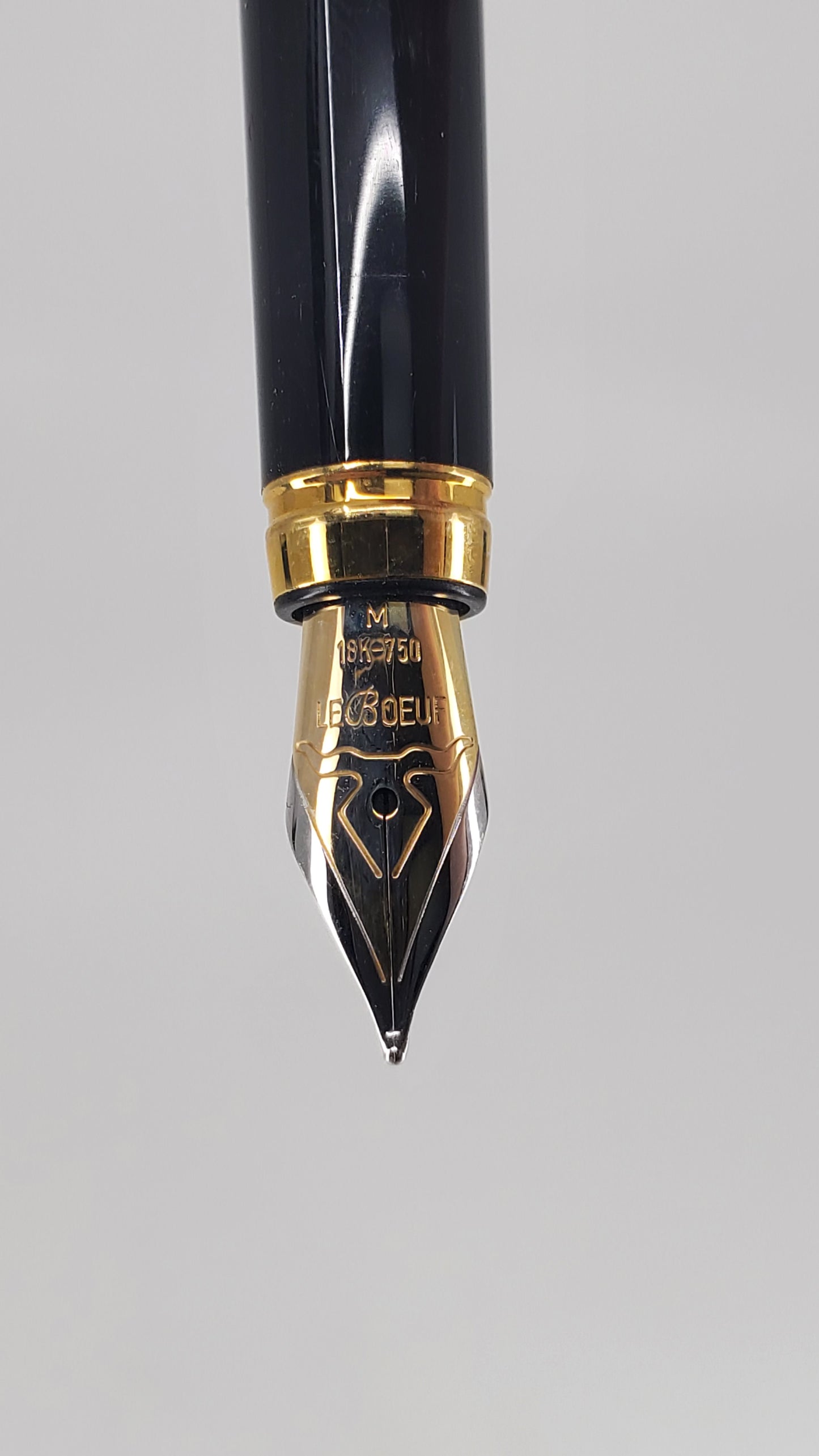 *Consignment* La Boeuf Greg Norman Limited Edition Fountain Pen 18k Medium Nib