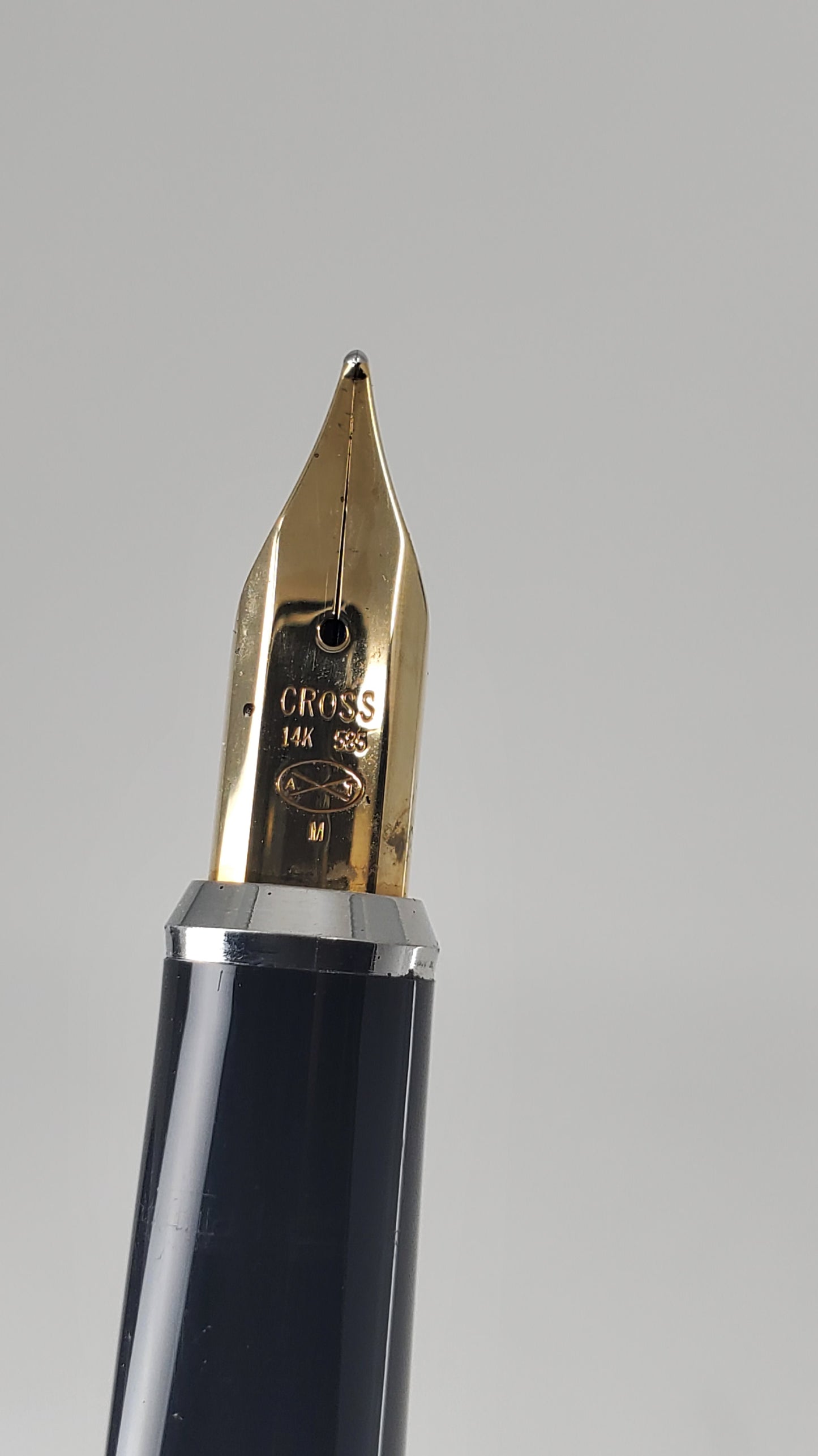 *Consignment* Cross Gold Fountain Pen 14k Gold Medium Nib
