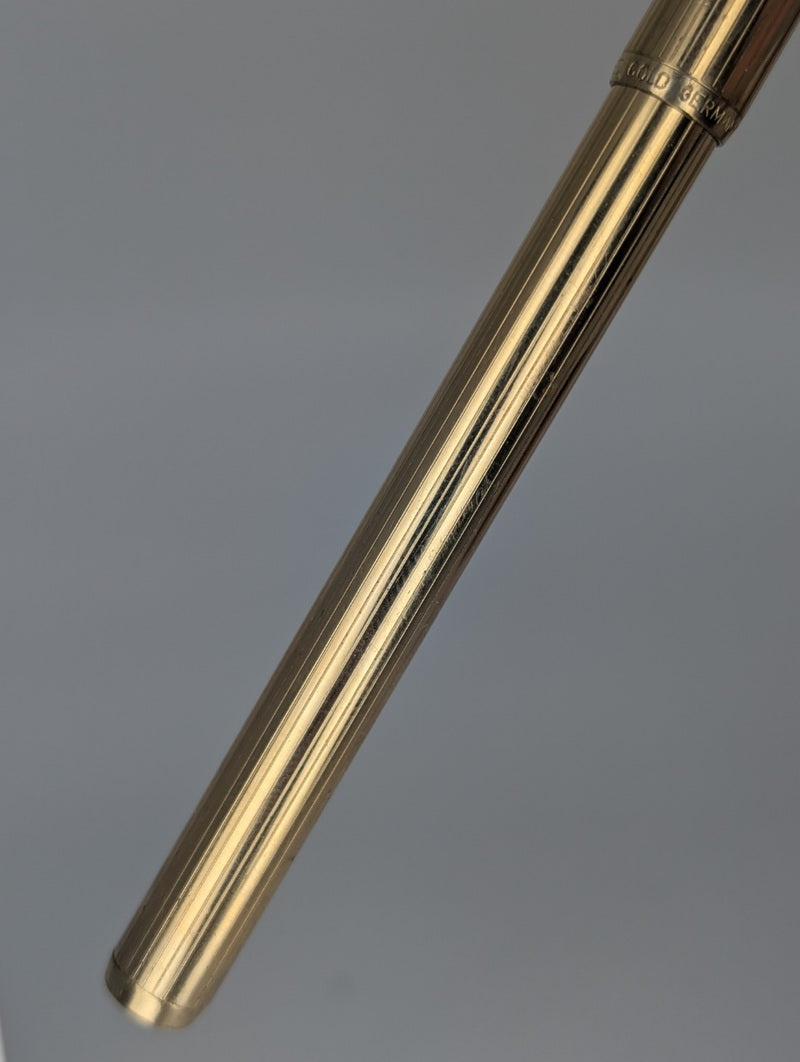*Consignment* Alfred Dunhill Pinstriped Rolled Gold Rollerball Pen