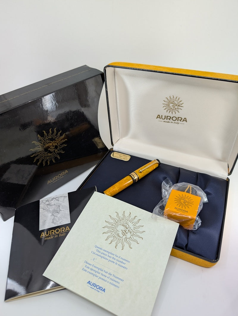 *Consignment* Aurora Optima Sole Limited Edition Fountain Pen 18k Gold Medium Nib