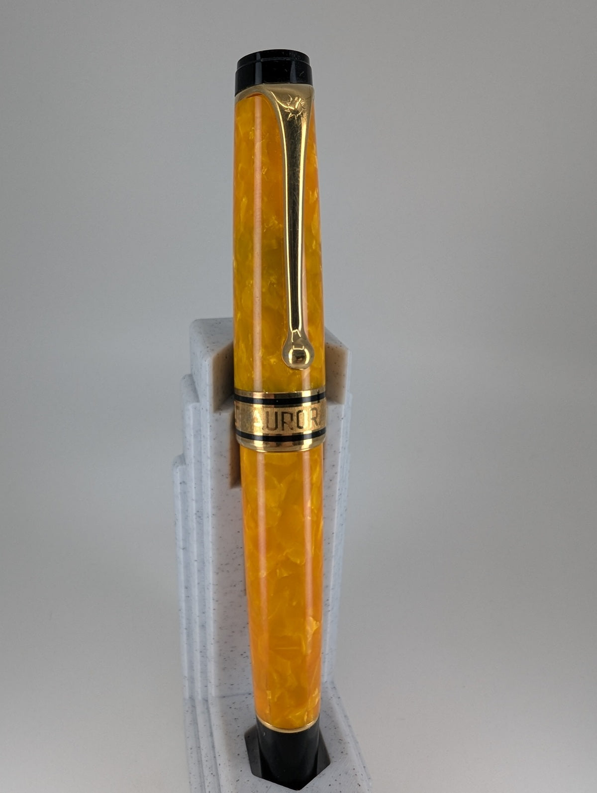 *Consignment* Aurora Optima Sole Limited Edition Fountain Pen 18k Gold Medium Nib