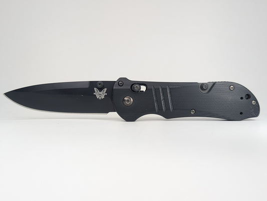 *Consignment* Benchmade 917 Triage Black Axis Lock Folding Knife w/ Seatbelt Cutter