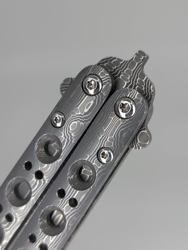 *Consignment* Benchmade Gold Class Reptilian Damascus Live Blade Balisong 42-101