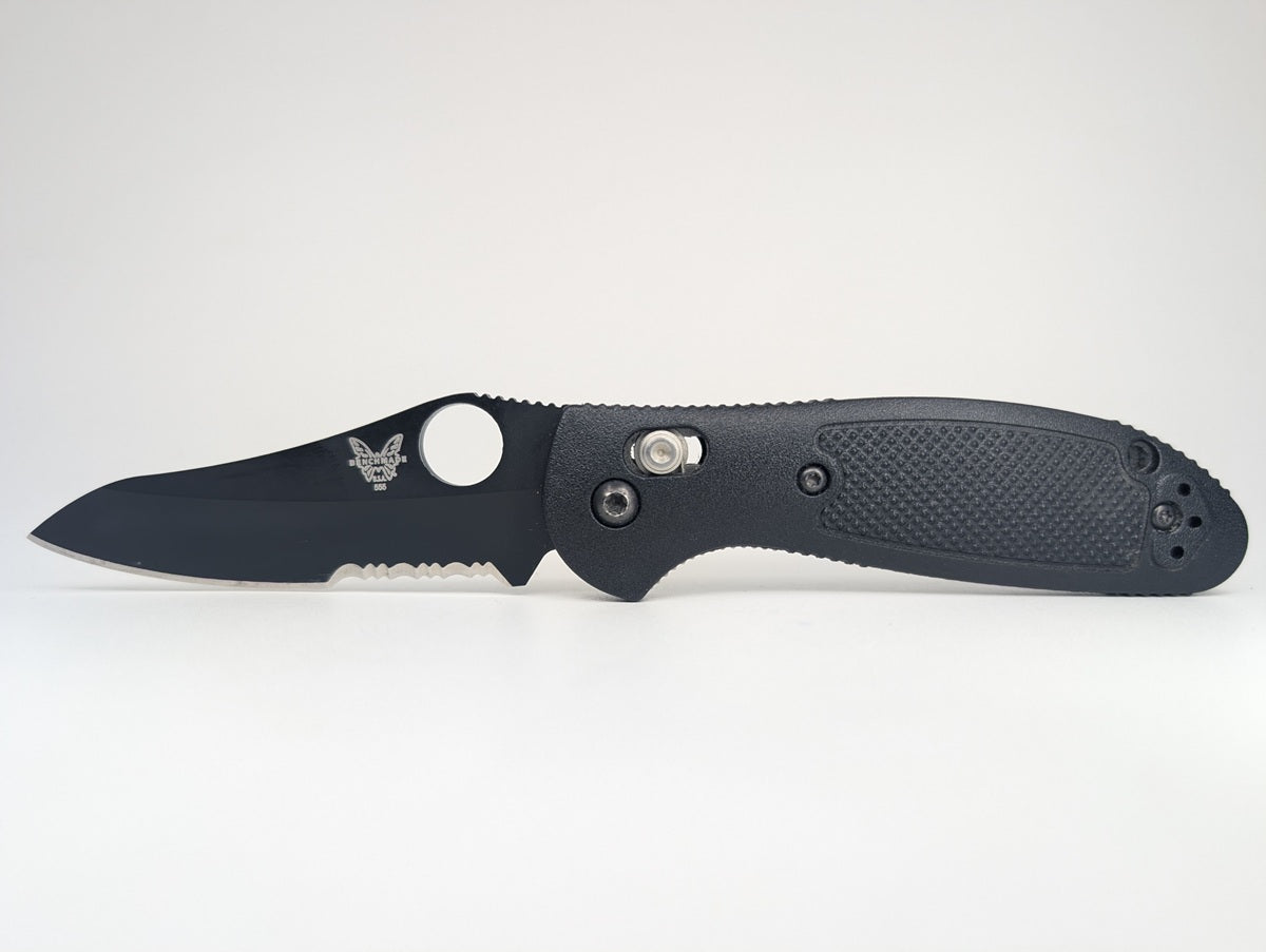 *Consignment* Benchmade 555 Mini Griptilian 154CM Partial Serrated Axis Lock Folding Knife