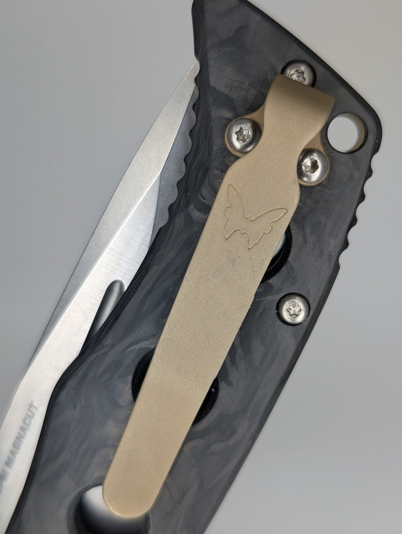 *Consignment* Benchmade Mini Adamas Axis Lock Folding Knife