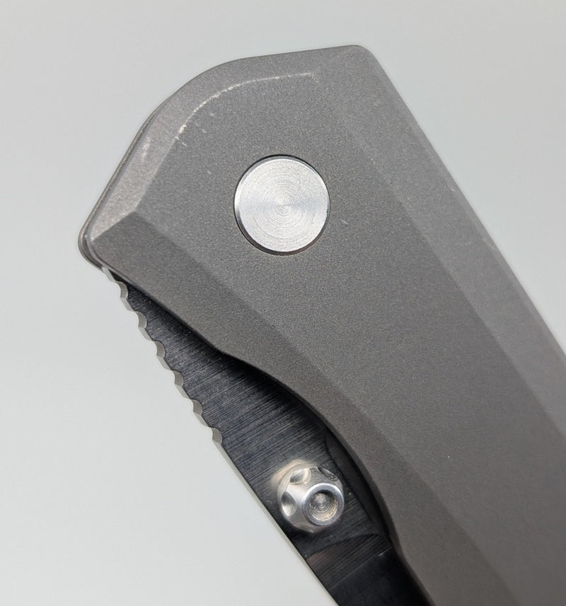 *Consignment* Benchmade Mini Ti Monolock Frame Lock Folding knife