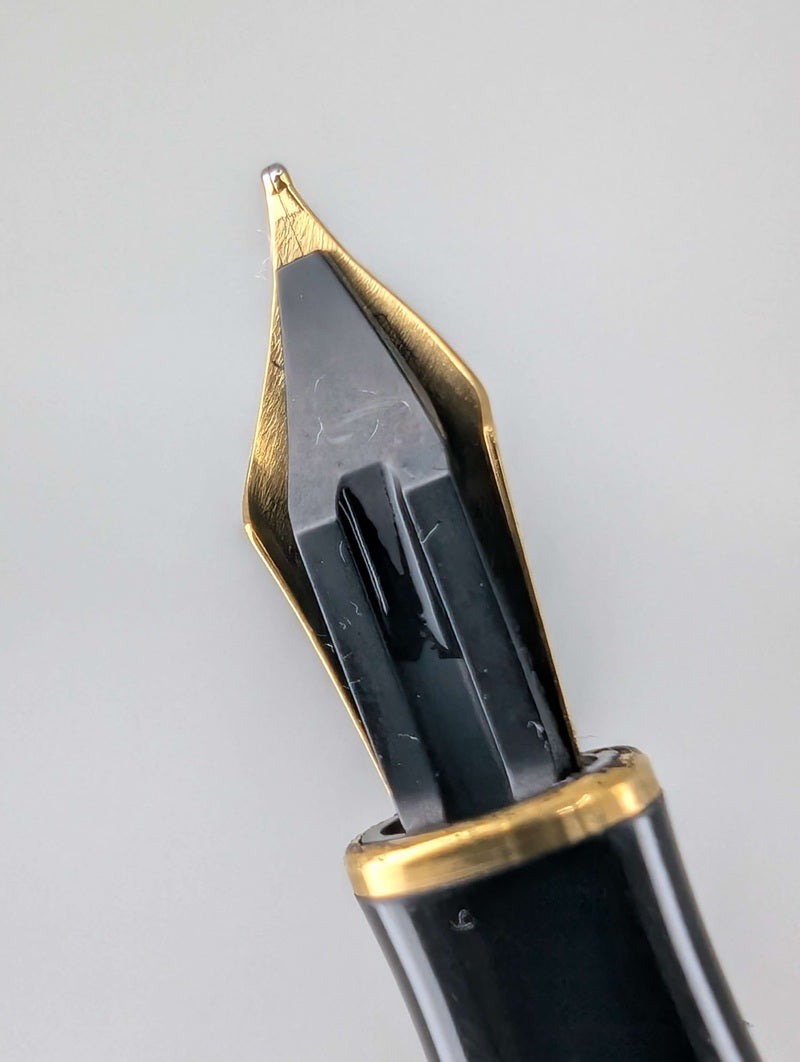*Consignment* Caran d'Ache Geneve Collection Lacquer Marble Green Fountain Pen / Rollerball Pen Set