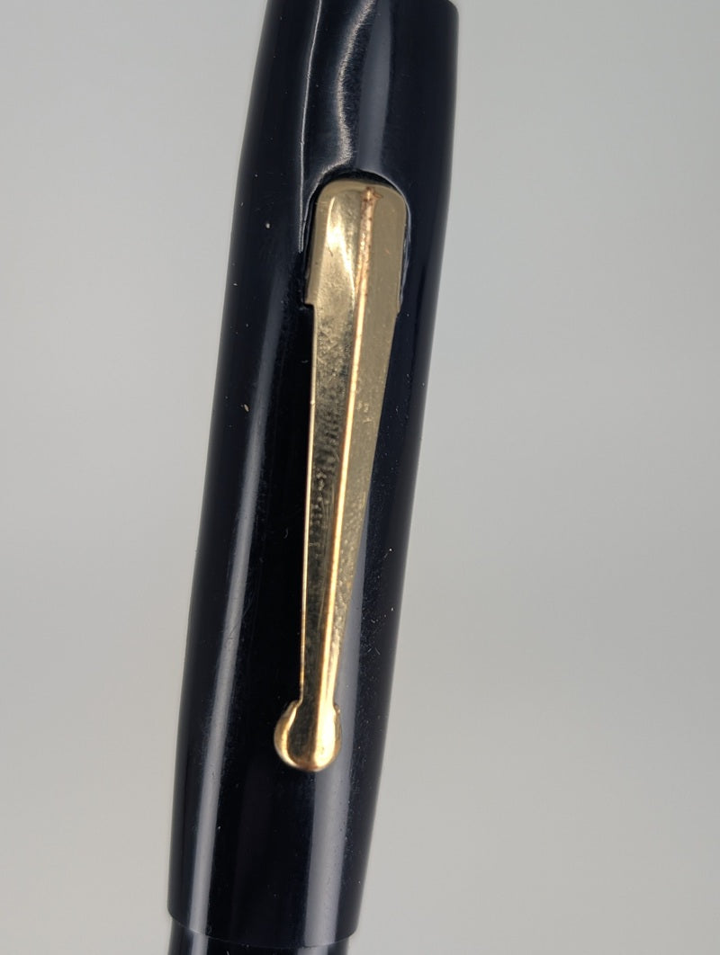 *Consignment* Chilton Wingflow Black / Gold Vintage Fountain Pen 14k Fine Flex Nib 1935
