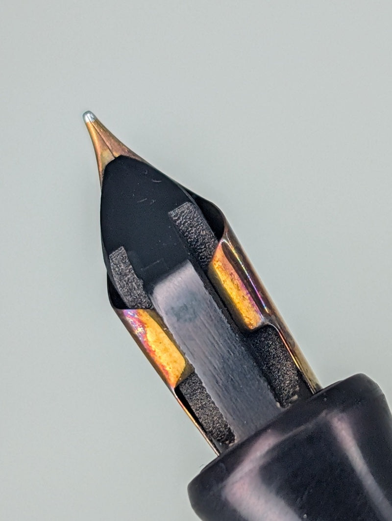 *Consignment* Chilton Wingflow Black / Gold Vintage Fountain Pen 14k Fine Flex Nib 1935