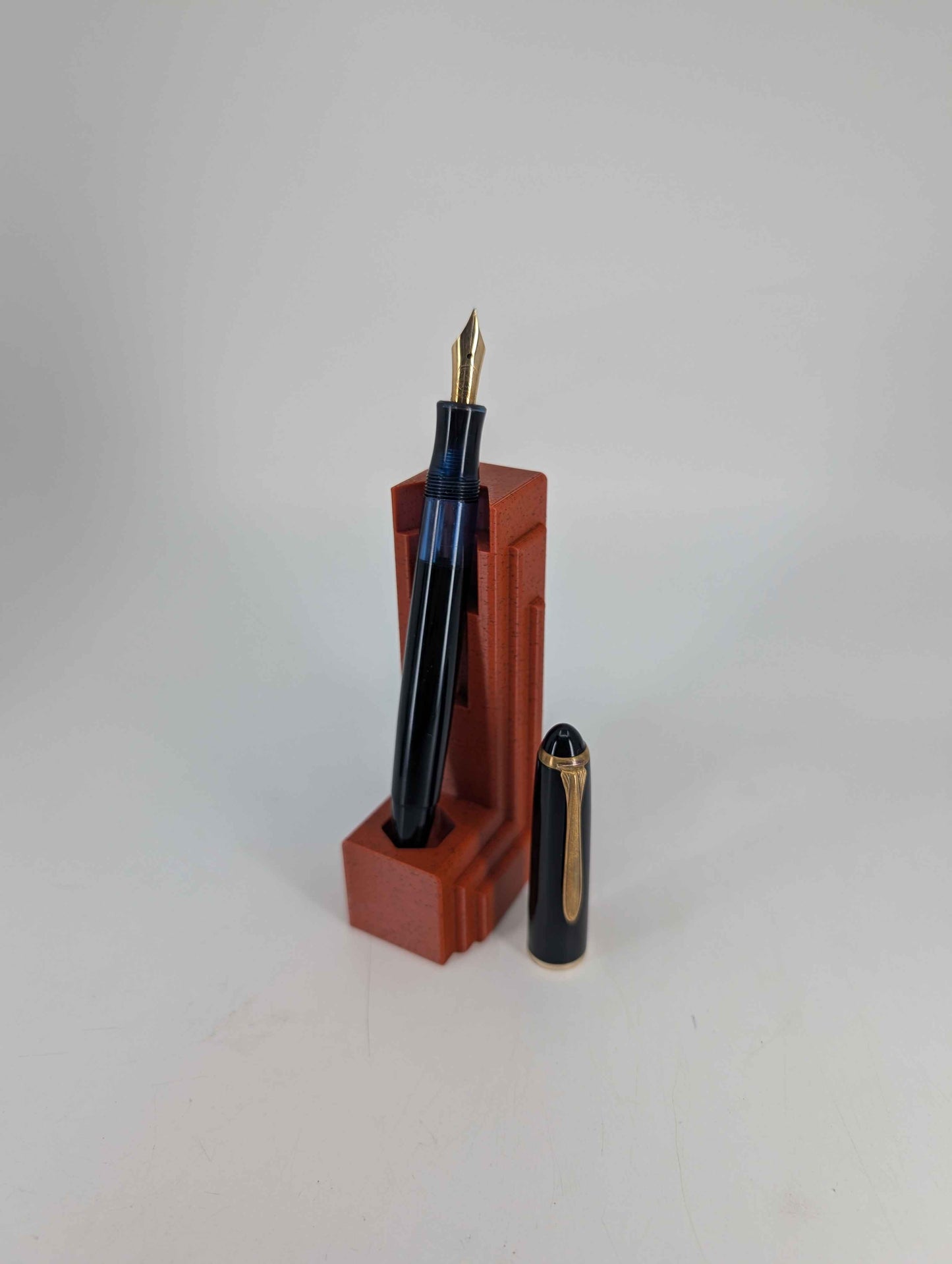 *Consignment* Referent Vintage German Piston-Fill Fountain Pen - 14k Semi-Flexible Nib