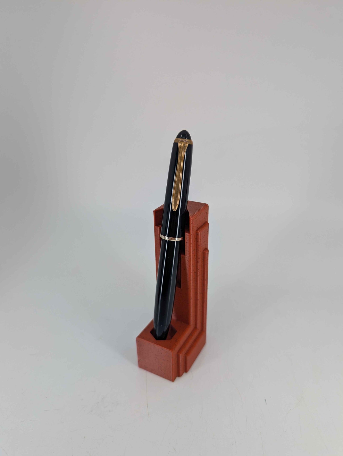 *Consignment* Referent Vintage German Piston-Fill Fountain Pen - 14k Semi-Flexible Nib