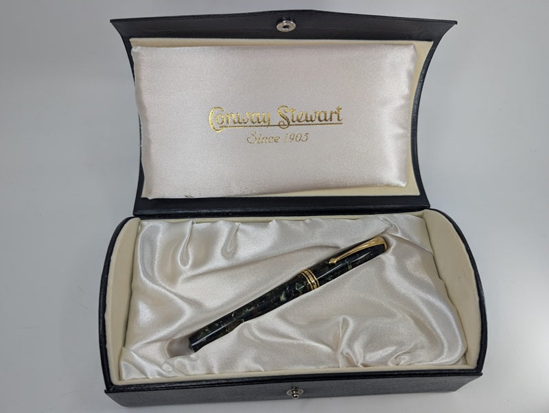 *Consignment* Conway Stewart 58 Green Marble Fountain Pen 18kt Gold Double Broad Nib