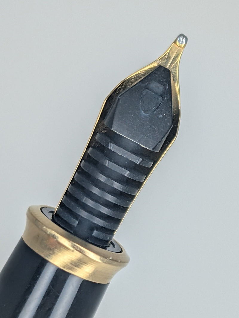 *Consignment* Cross Townsend Jade Fountain Pen 18k Gold Oblique Medium Nib