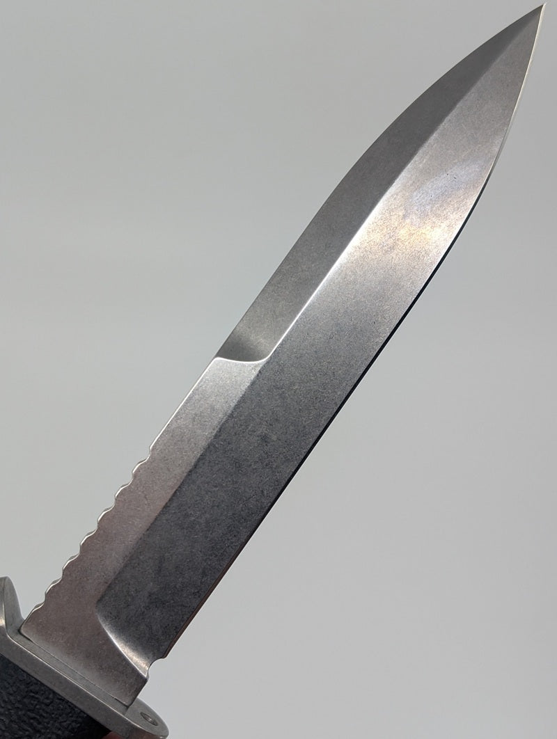 *Consignment* Defiant 7 M320G Fixed Blade Knife