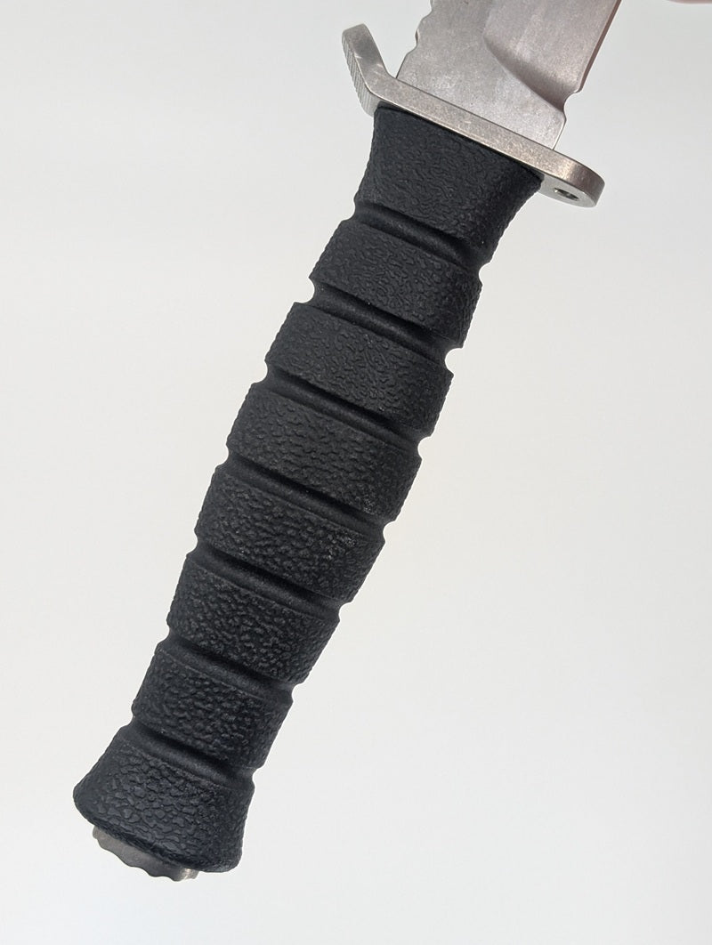 *Consignment* Defiant 7 M320G Fixed Blade Knife