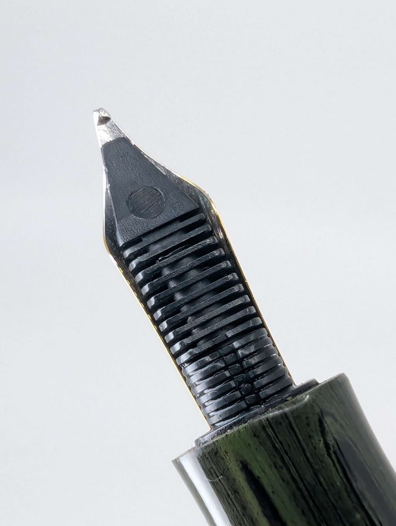 *Consignment* Delta Astra Special Edition 1995 Green Ebonite Fountain Pen 18k Gold Nib