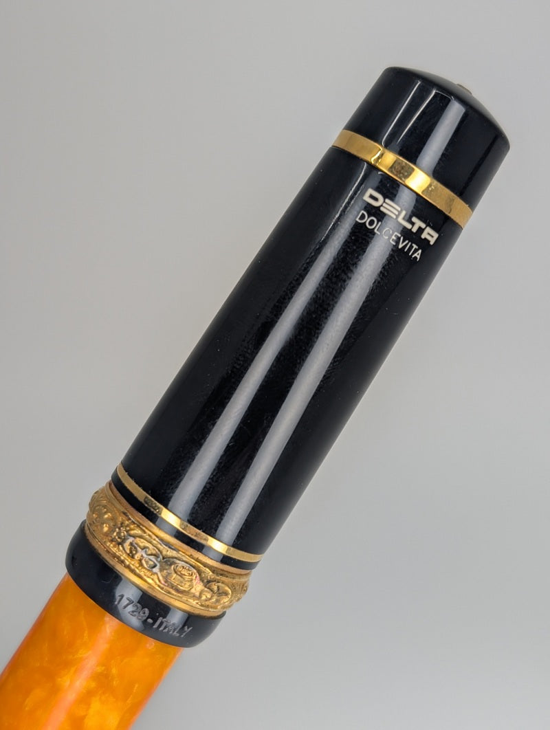*Consignment* Delta Dolce Vita Orange Marble Fountain Pen 18k Gold Fine Nib