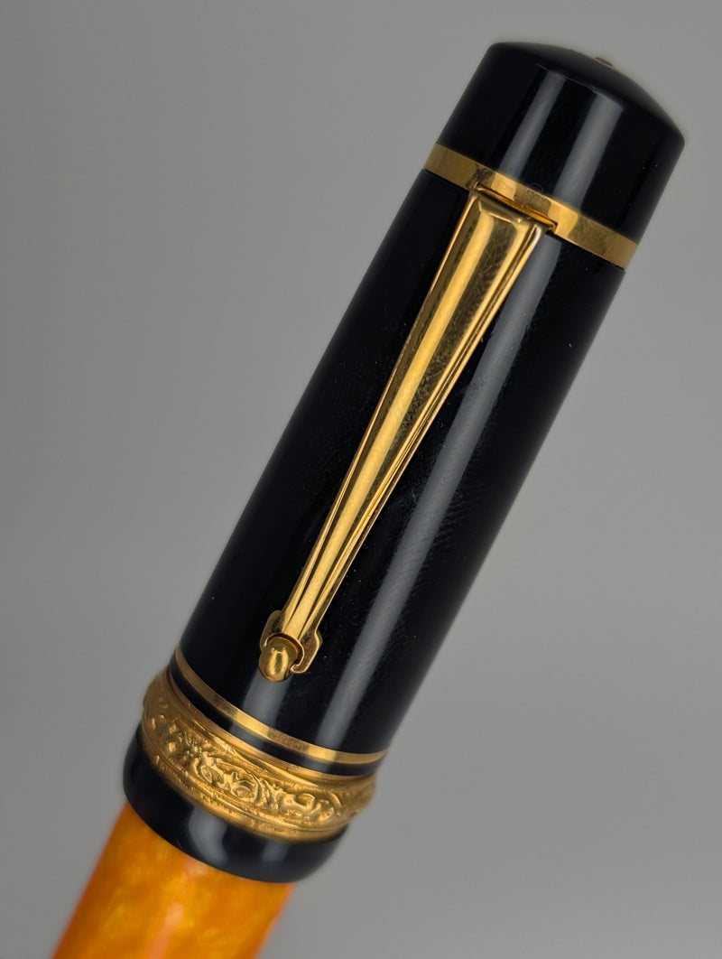 *Consignment* Delta Dolce Vita Orange Marble Fountain Pen 18k Gold Fine Nib