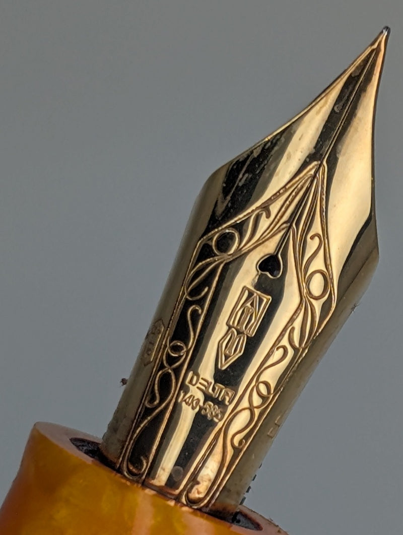 *Consignment* Delta Dolcevita Oro Oversize Original Fountain Pen 14k Gold Extra Fine Nib