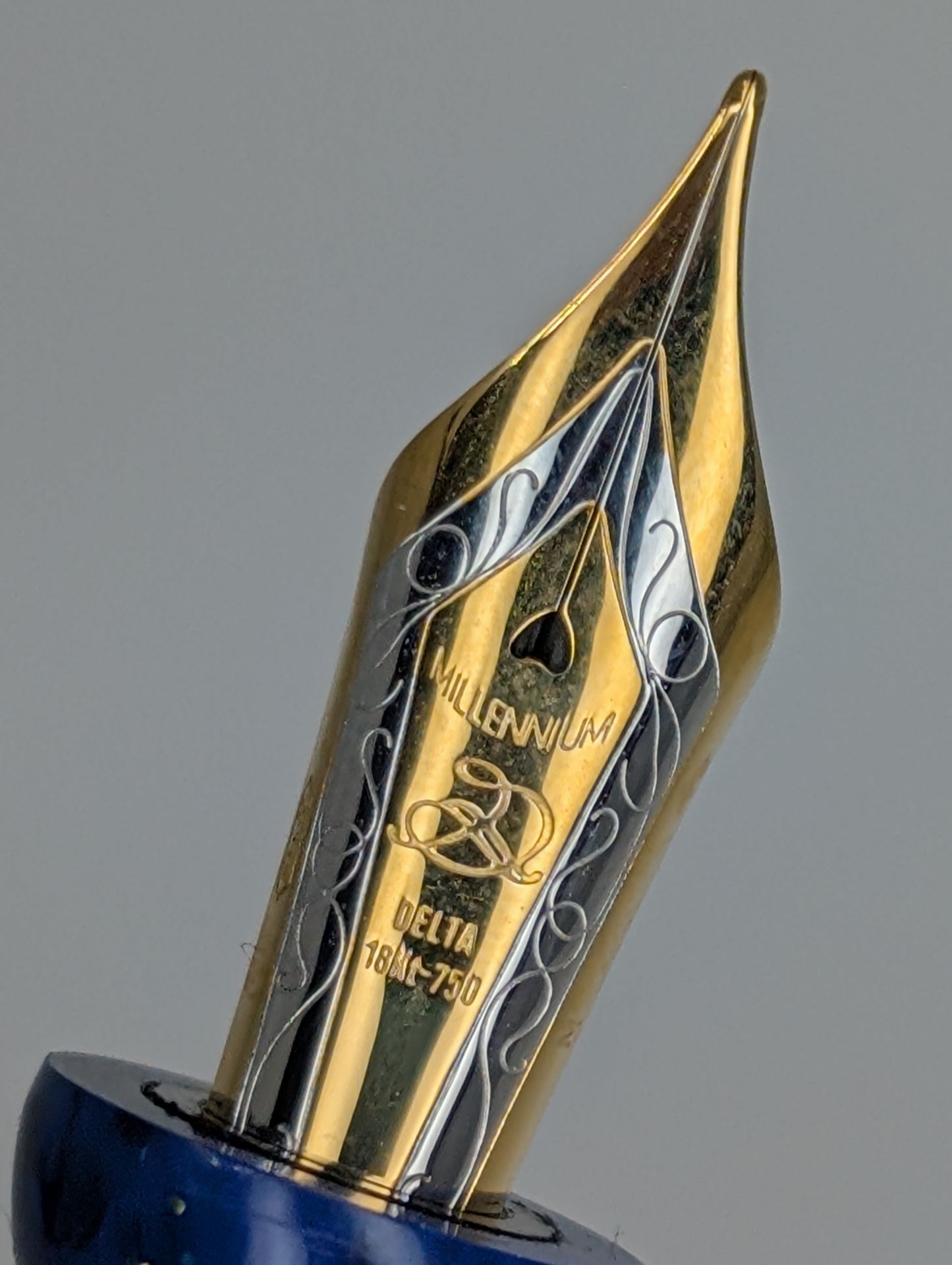 *Consignment* 1998 Delta Israel 50th Anniversary Limited Edition Fountain Pen 729 of 948