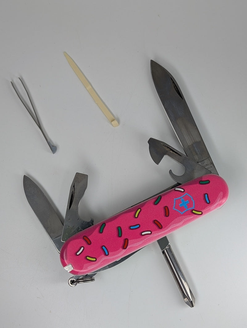 Dessert-Warrior-Donut-Victorinox-Tinker2