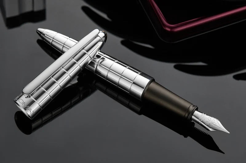 Diplomat Aero Rhomb Chrome Fountain Pen