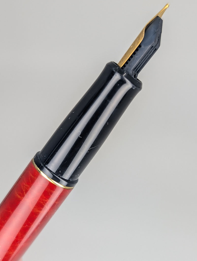*Consignment* Diplomat Fountain Pen (M) w/ Desk Stand
