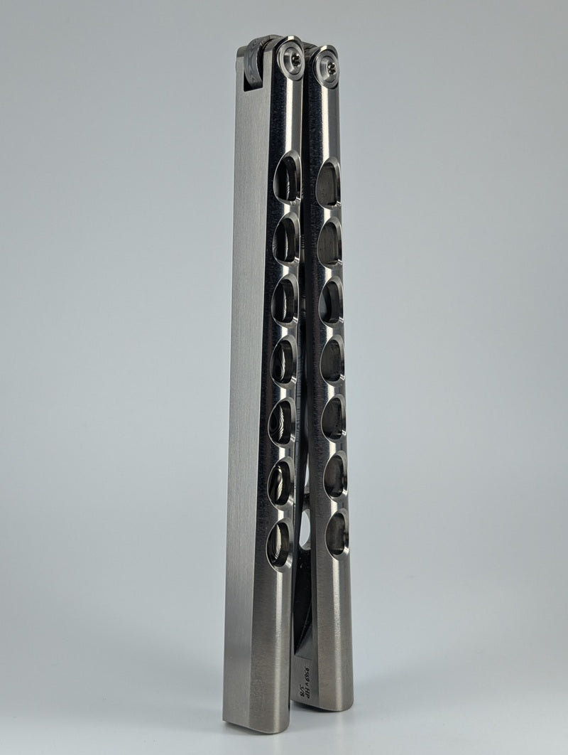 *Consignment* Fiore Knives 9569 Pinless Titanium Live Blade Balisong #5 of 8