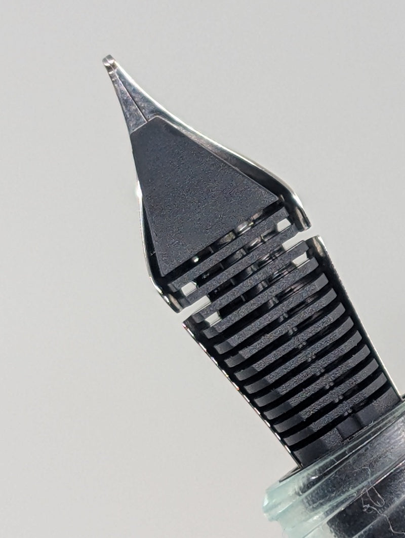*Consignment* Franklin Christoph 66 Pocket Solid Ice Fountain Pen 14k Gold Fine Flex Nib