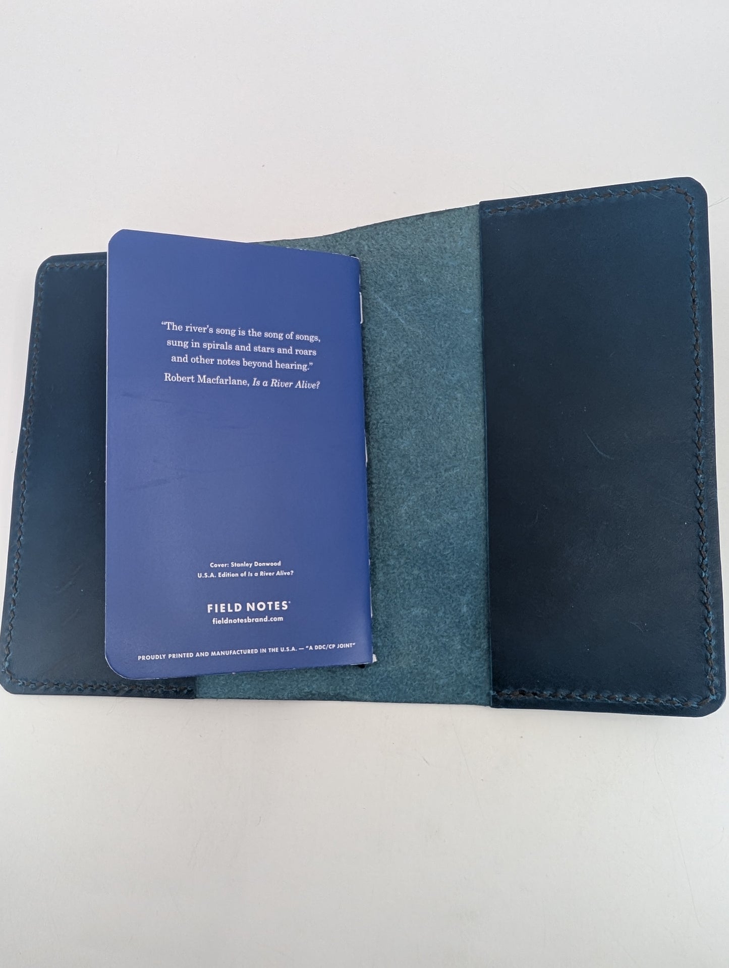 HANDS ON By Judith Gray Refillable passport/ field notes cover L(Blue)