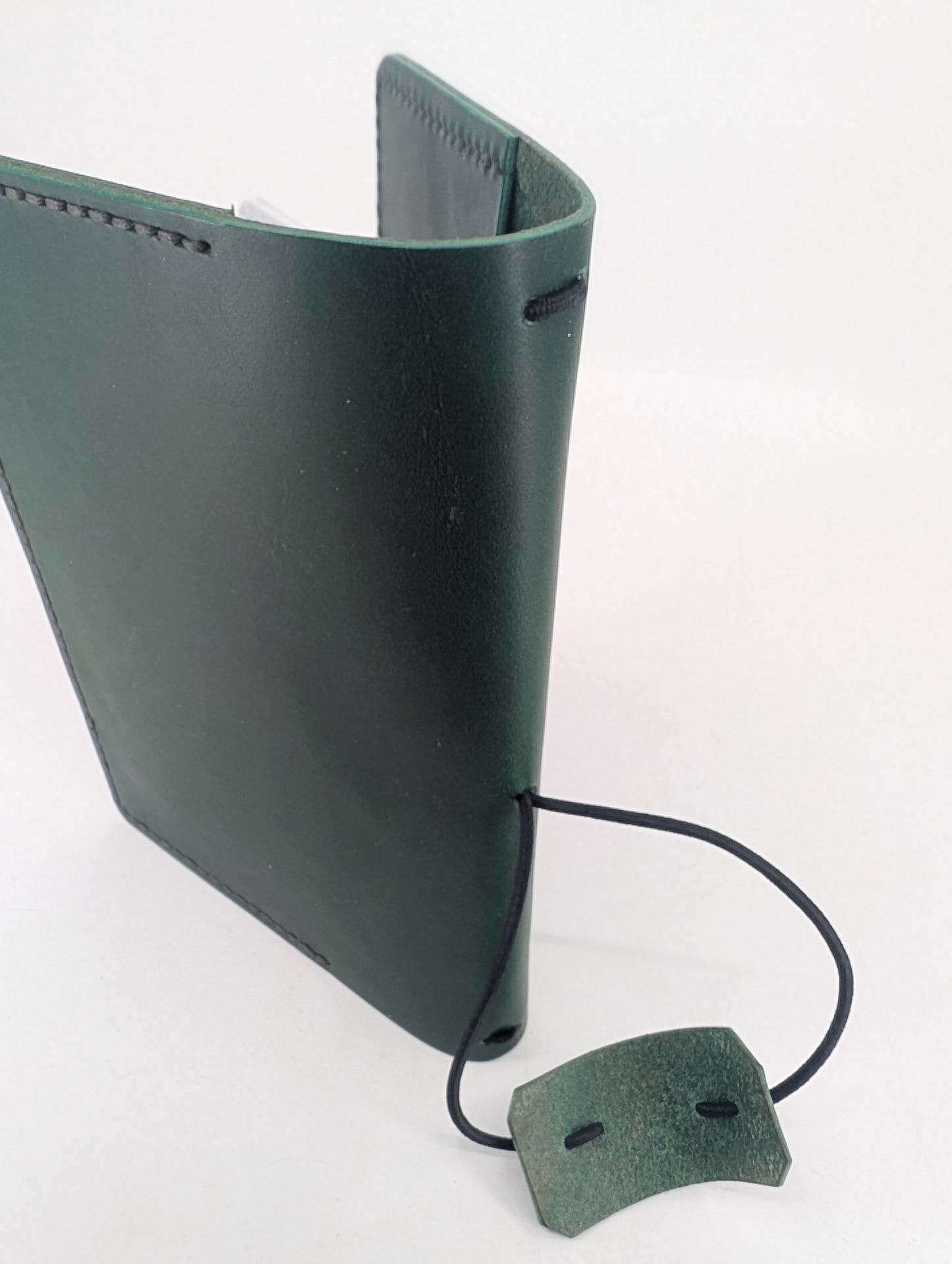 HANDS ON By Judith Gray Refillable passport/ field notes cover L(Green)