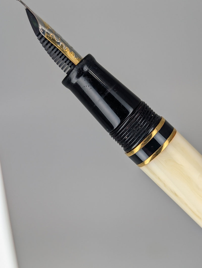 *Consignment* Laban Cambridge Fountain Pen Broad Nib