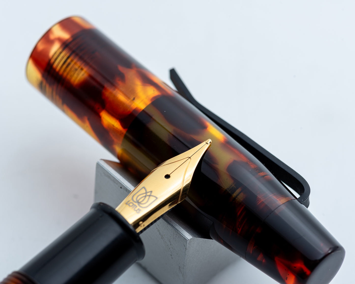 *Consignment* Lotus FP (B) - Tortoise Shell Acrylic