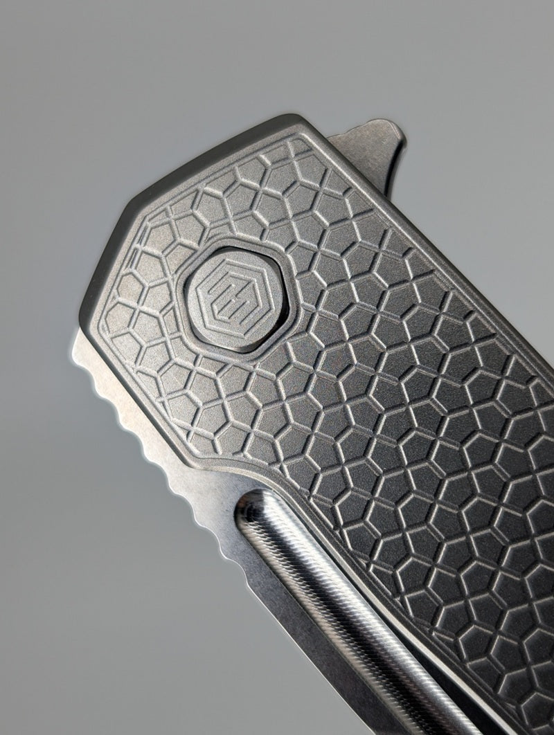 MachineWise-Mojave-Raw-Titanium-Framelock-Knife-Pivot4