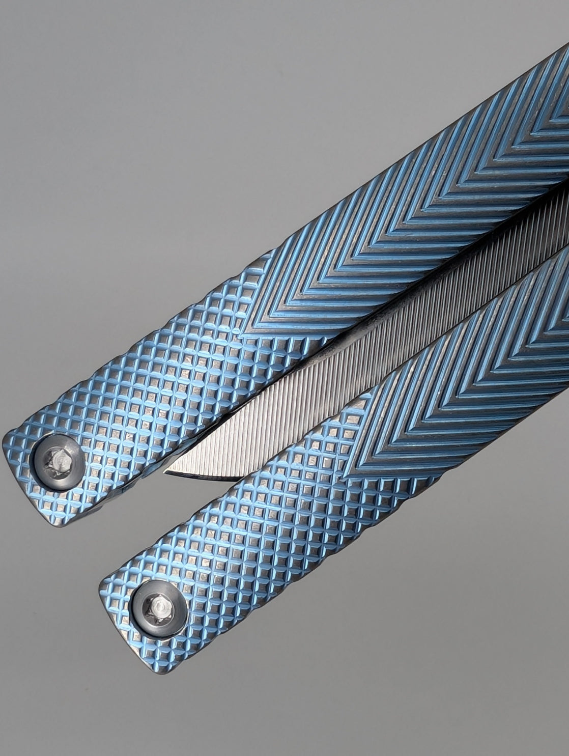 MachineWise Serif ( S35VN | Grade 5 Titanium | Blue Distressed ) Live Blade Balisong #512