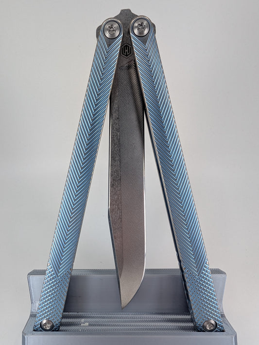 MachineWise Serif ( S35VN | Grade 5 Titanium | Blue Distressed ) Live Blade Balisong #512