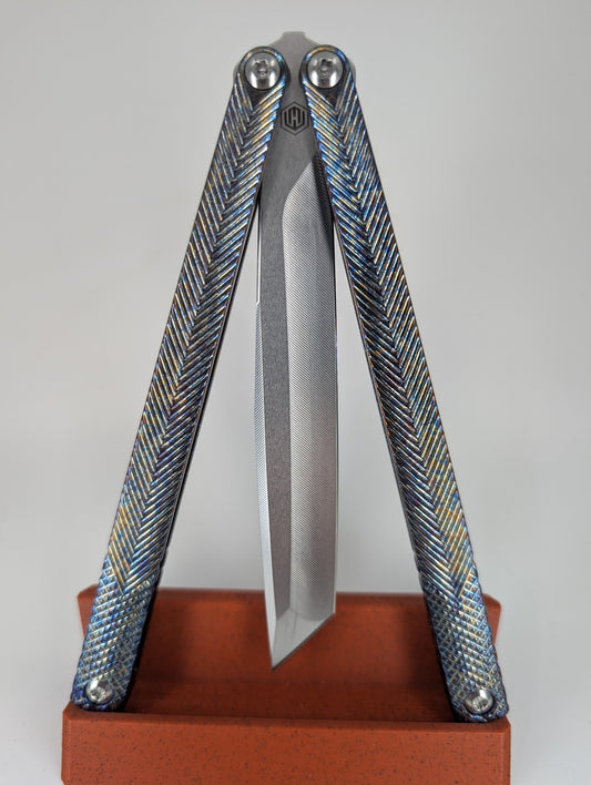 MachineWise Serif Heat Ano Titanium Live Blade Balisong #677