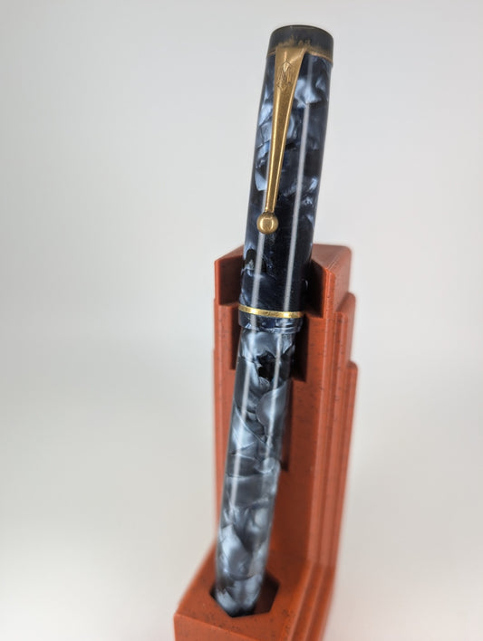 *Consignment* Mentmore Auto Flow Fountain Pen 14k Gold Medium Nib