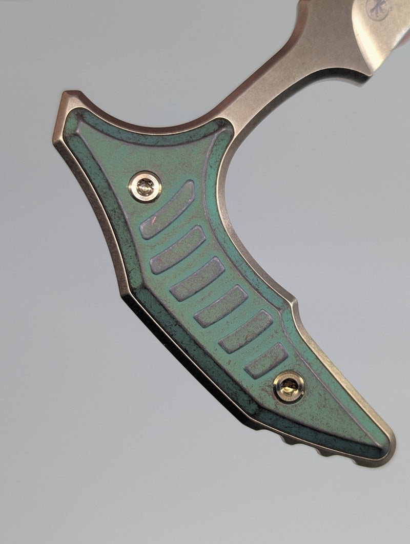 Microtech Marfione Select Bee Bronzed Stonewash Antique Green Push Knife