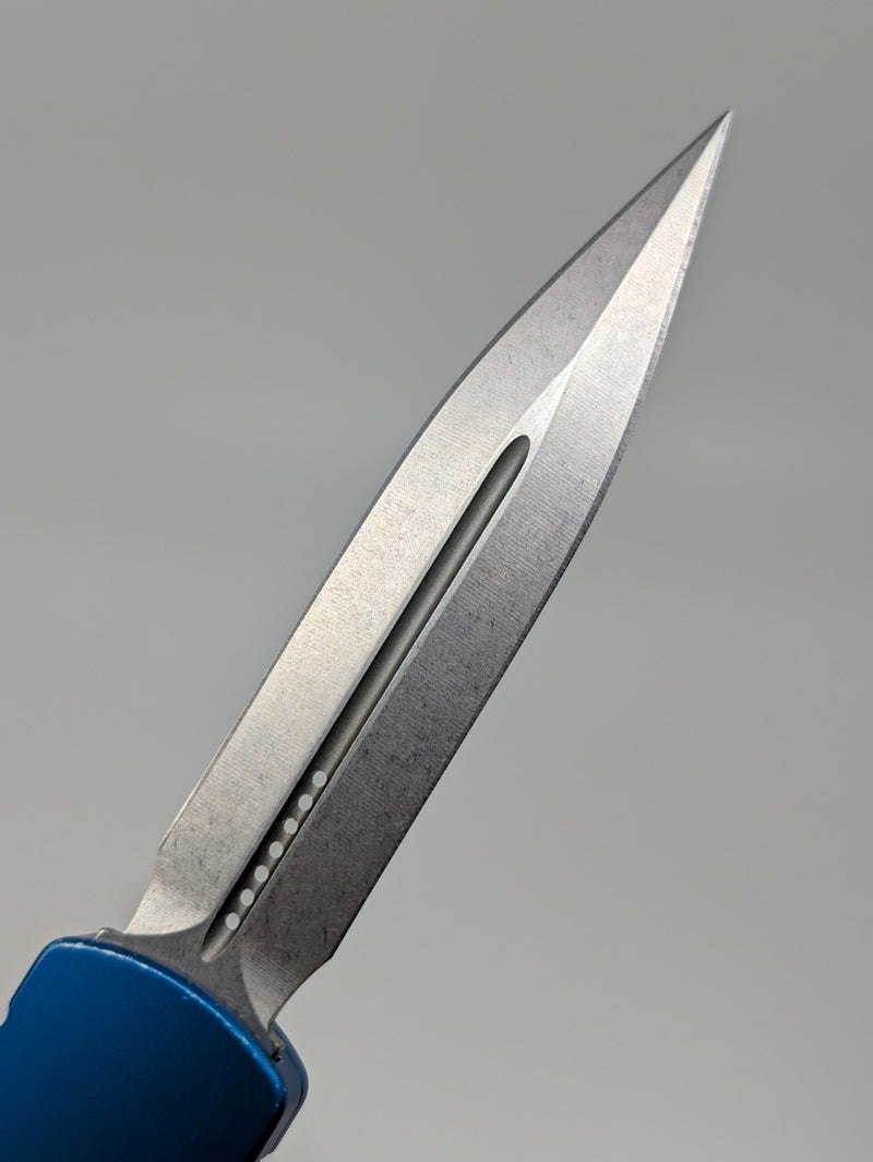 *Consignment* Microtech Dirac D/E Blue Stonewash Out the Front Knife 225-10 BL