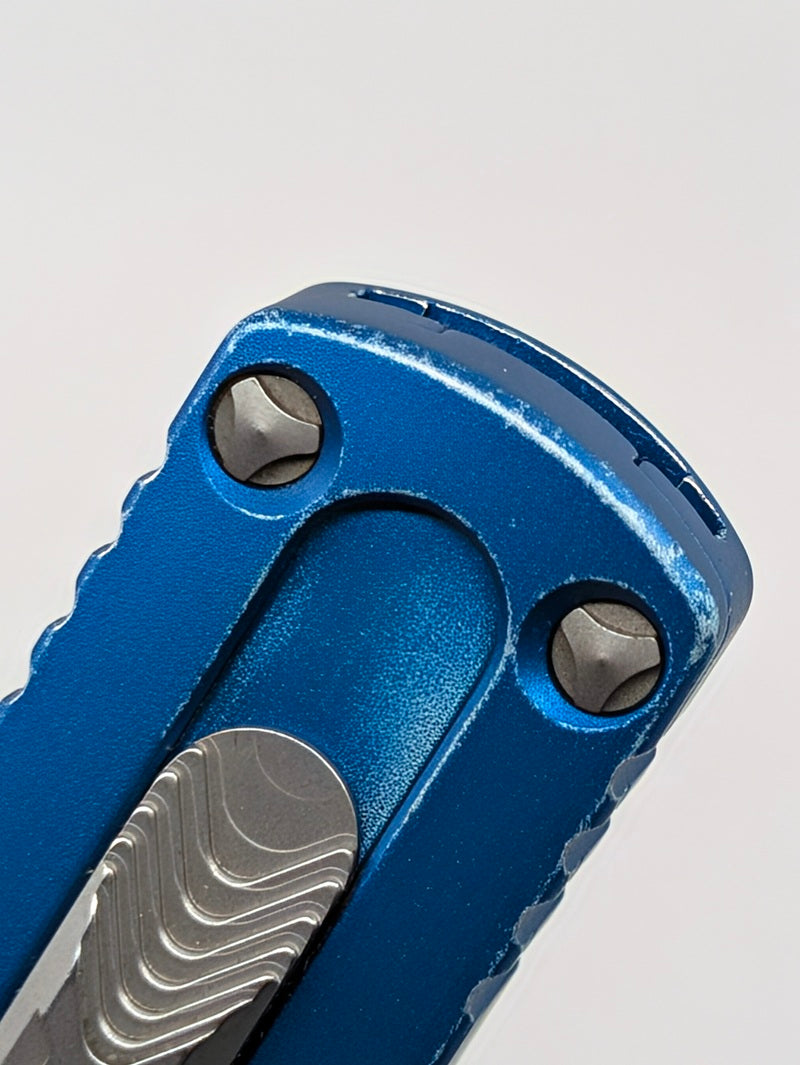 *Consignment* Microtech Dirac D/E Blue Stonewash Out the Front Knife 225-10 BL