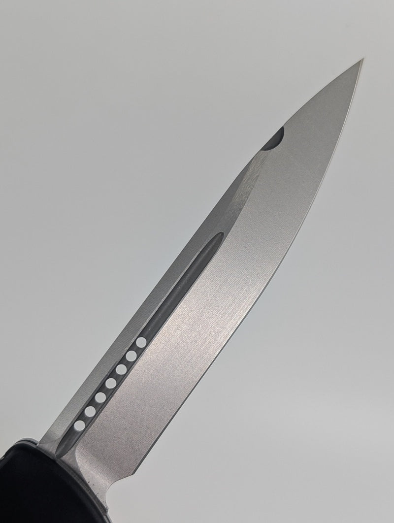 HALO IV S/E Marfione Select Clip Point Black Out the Front Knife